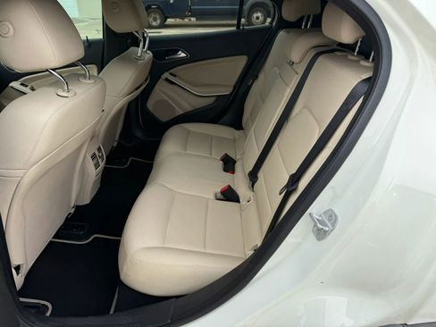 Used 2018 Mercedes-Benz GLA 250 image 16