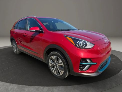 Used 2022 Kia Niro EX w/ Cold Weather Package FWD image 3