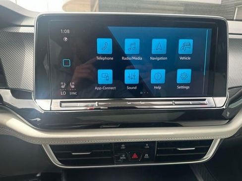 New 2025 Volkswagen Atlas Cross Sport SEL Premium R-Line AWD/4WD image 22