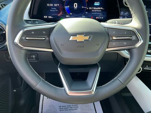 Used 2025 Chevrolet Equinox EV LT image 35