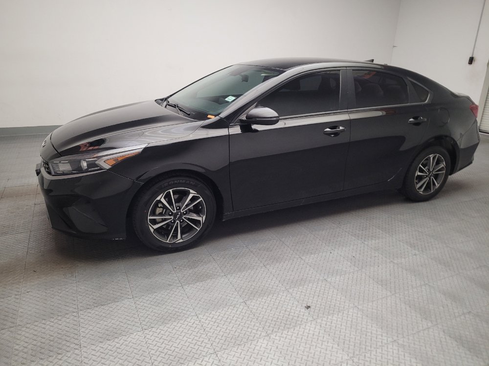 Used 2023 Kia Forte LXS w/ LXS Technology Package FWD image 2