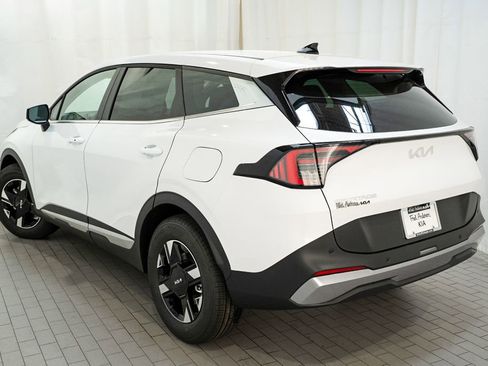 New 2026 Kia Sportage LX FWD image 4