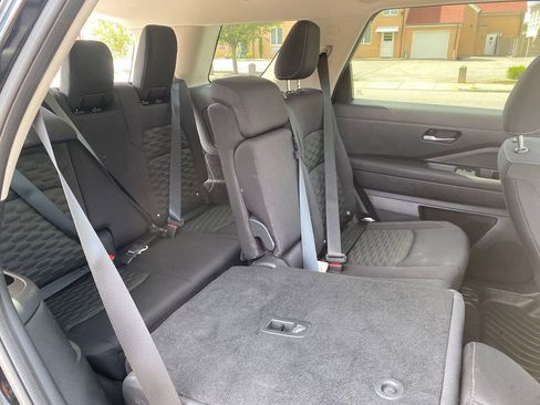 Used 2022 Nissan Pathfinder S image 27