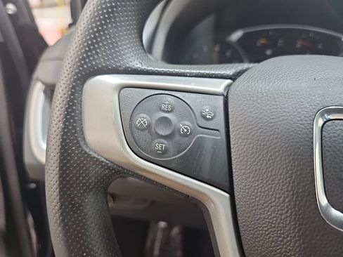 Used 2024 GMC Terrain SLE w/ Driver Convenience Package FWD image 22
