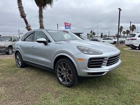 Used 2021 Porsche Cayenne S image 3