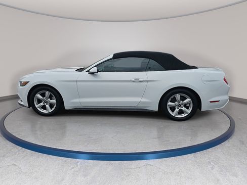 Used 2017 Ford Mustang Convertible RWD image 8
