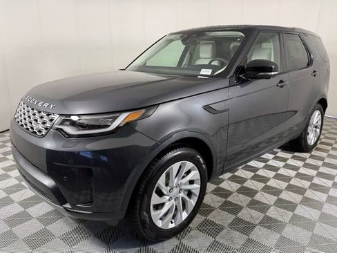 Certified 2025 Land Rover Discovery S image 3