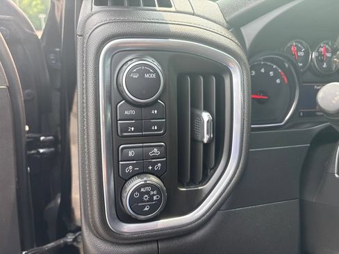Used 2022 Chevrolet Silverado 1500 LT Trail Boss w/ Safety Package AWD/4WD image 22