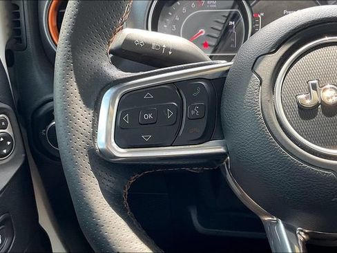 Used 2020 Jeep Gladiator Mojave AWD/4WD image 12