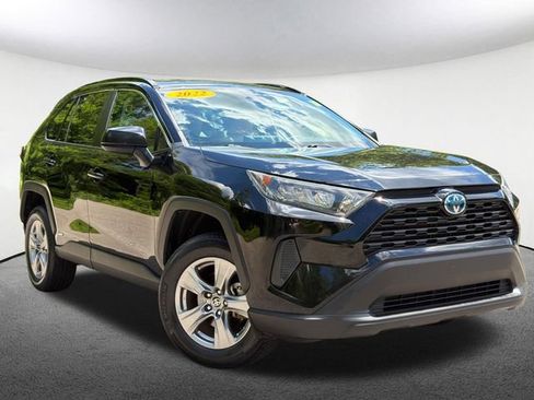 Used 2022 Toyota RAV4 LE AWD/4WD image 2