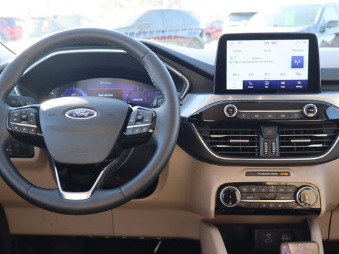 Used 2022 Ford Escape Titanium image 13