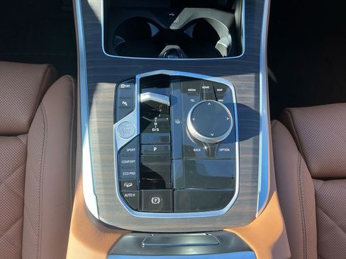 New 2026 BMW X5 xDrive40i w/ Climate Comfort Package AWD/4WD image 11