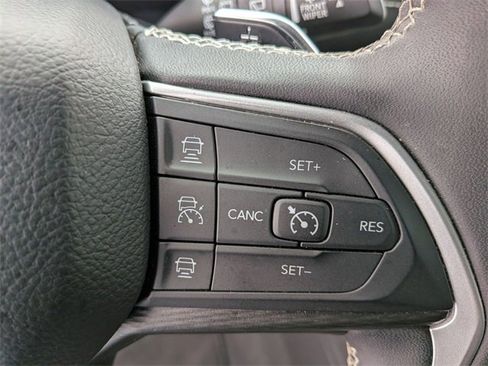 Certified 2024 Jeep Grand Cherokee L Laredo image 19