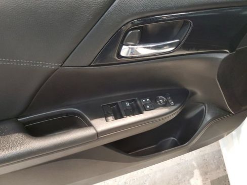 Used 2015 Honda Accord Sport image 12