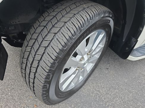 Used 2019 Toyota Sequoia Platinum AWD/4WD image 33