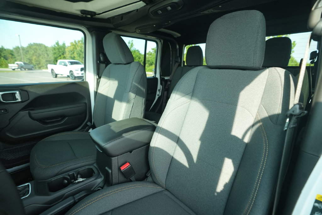 New 2026 Jeep Gladiator Sport AWD/4WD image 37