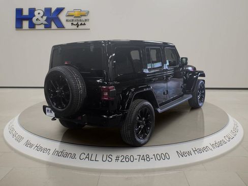 Used 2023 Jeep Wrangler Unlimited Sahara AWD/4WD image 6