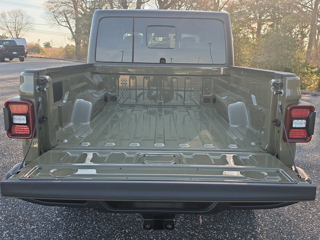 New 2026 Jeep Gladiator Willys AWD/4WD image 10