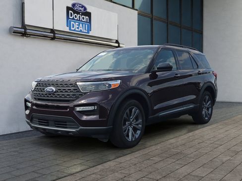 Certified 2023 Ford Explorer XLT w/ Equipment Group 202A image 7