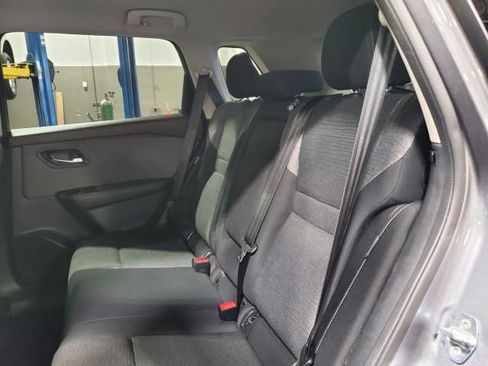 Used 2022 Nissan Rogue SV image 13