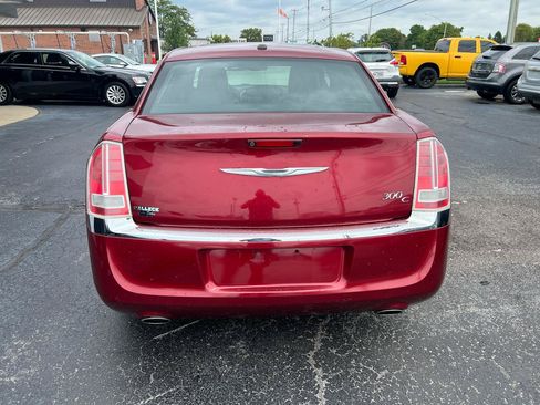 Used 2014 Chrysler 300 C RWD image 4