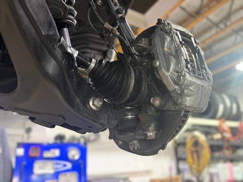 Used 2012 Toyota Tundra Limited w/ Platinum Pkg image 2