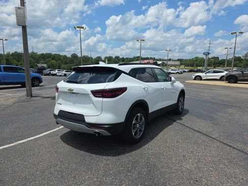 Used 2024 Chevrolet Blazer LT w/ Convenience Package FWD image 3