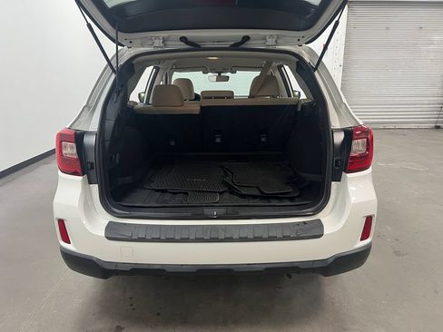 Used 2017 Subaru Outback 2.5i Premium AWD/4WD image 23