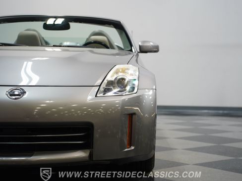 Used 2007 Nissan 350Z Touring RWD image 20