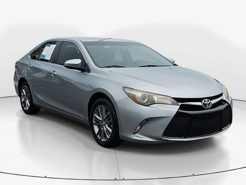 Used 2016 Toyota Camry SE FWD image 3