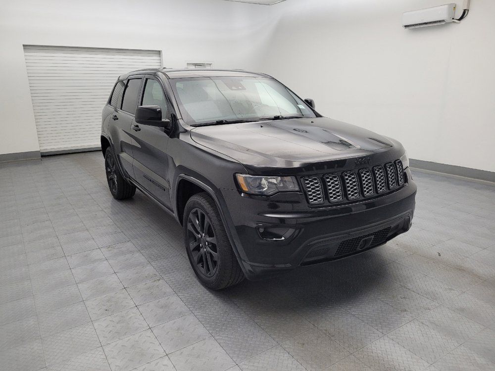 Used 2020 Jeep Grand Cherokee Altitude AWD/4WD image 13