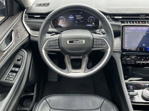 Used 2022 Jeep Grand Cherokee L Limited w/ Luxury Tech Group II AWD/4WD image 19