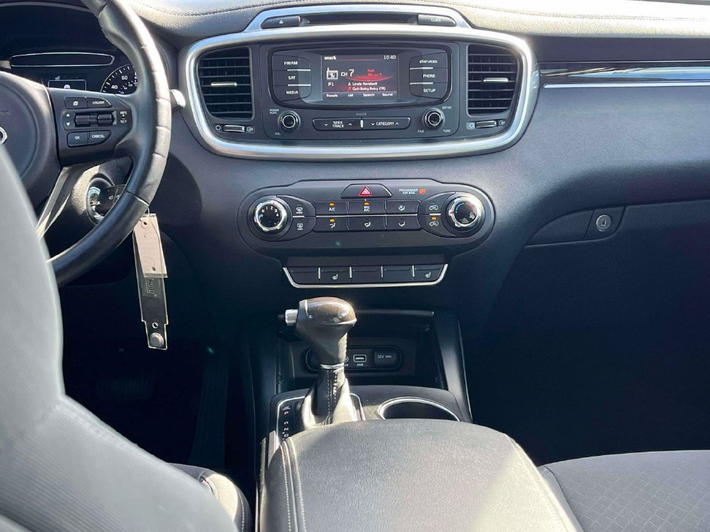 Used 2016 Kia Sorento AWD w/ LX Convenience Package image 6