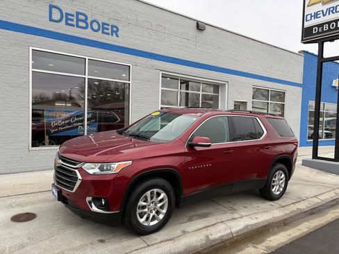 Used 2021 Chevrolet Traverse LT image 1