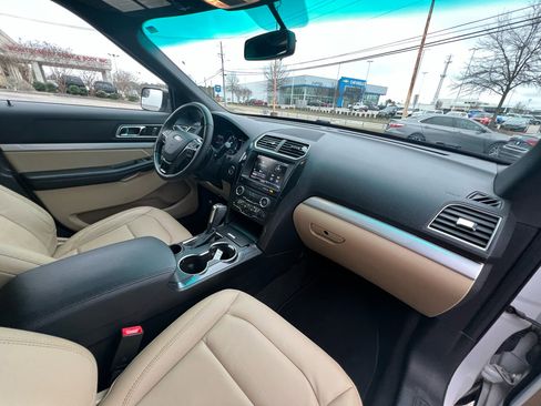 Used 2016 Ford Explorer XLT w/ Equipment Group 202A image 46