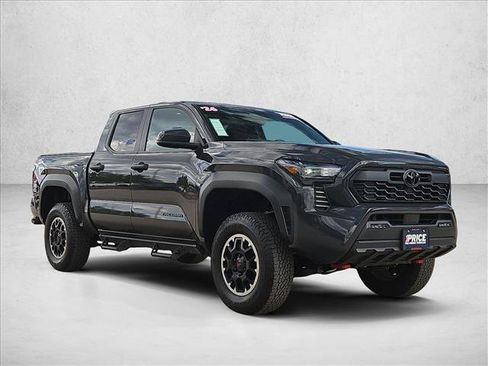 Used 2026 Toyota Tacoma TRD Off-Road AWD/4WD image 3