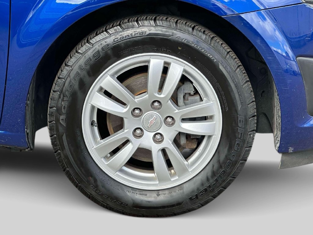 Used 2013 Chevrolet Sonic LT FWD image 6