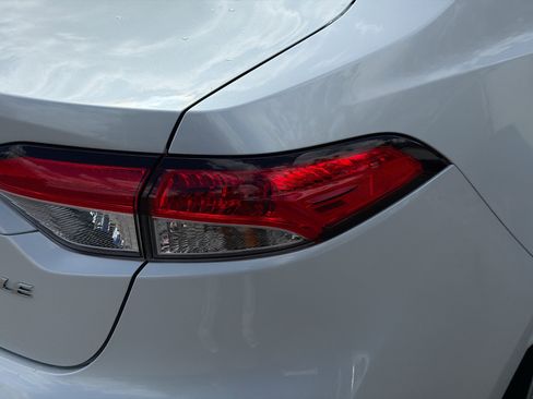 Used 2022 Toyota Corolla LE image 26