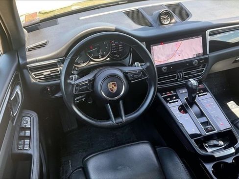 Used 2024 Porsche Macan AWD/4WD image 17