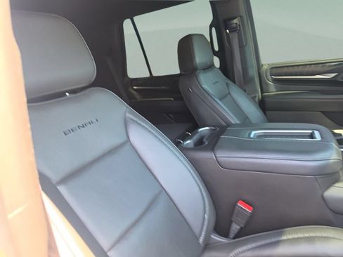 Used 2021 GMC Yukon Denali RWD image 33