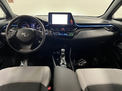 Used 2019 Toyota C-HR XLE FWD image 14