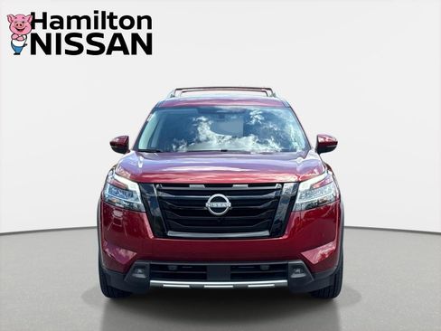 Used 2023 Nissan Pathfinder SL w/ Black Appearance Package AWD/4WD image 6