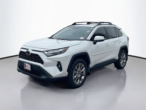 Used 2025 Toyota RAV4 XLE Premium image 3