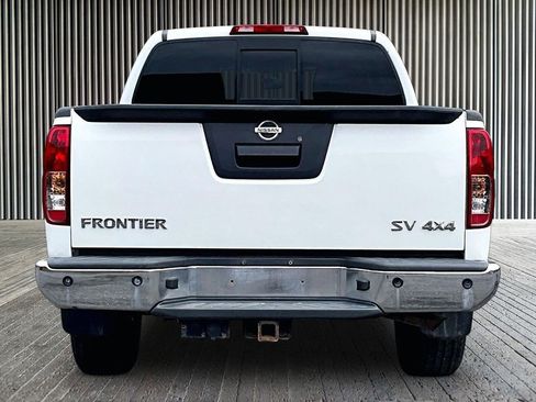 Used 2020 Nissan Frontier SV image 4