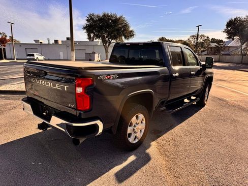 Used 2022 Chevrolet Silverado 2500 LTZ w/ LTZ Convenience Package image 8