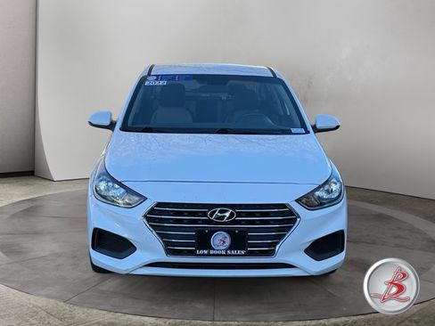 Used 2022 Hyundai Accent SE image 2
