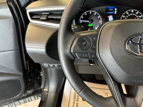 Used 2024 Toyota Corolla Cross SE image 11