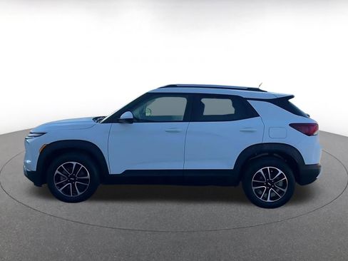 Used 2025 Chevrolet TrailBlazer LT image 9