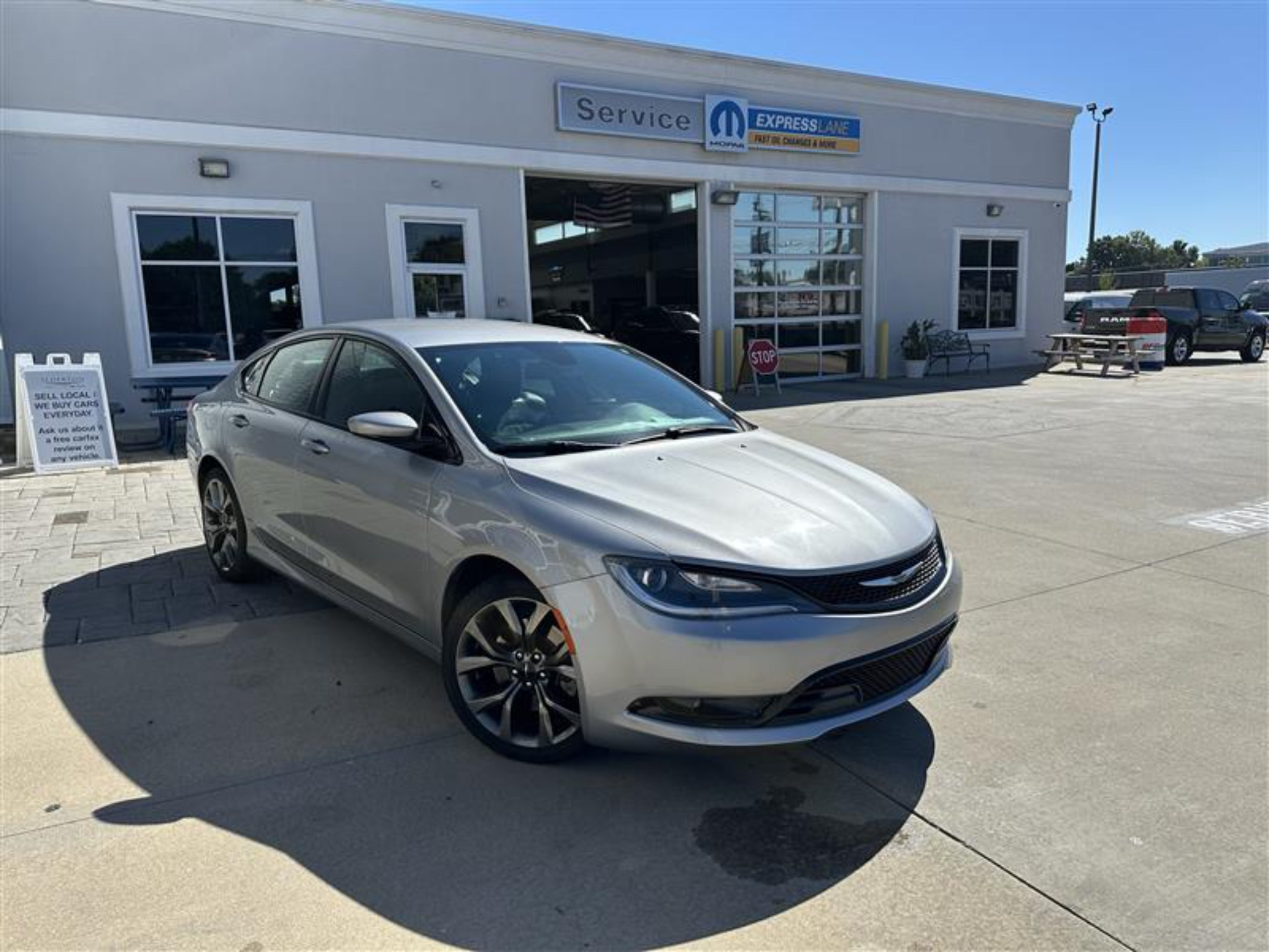Used 2015 Chrysler 200 S w/ Comfort Group FWD image 7