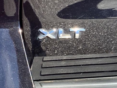 Used 2022 Ford Expedition XLT image 9